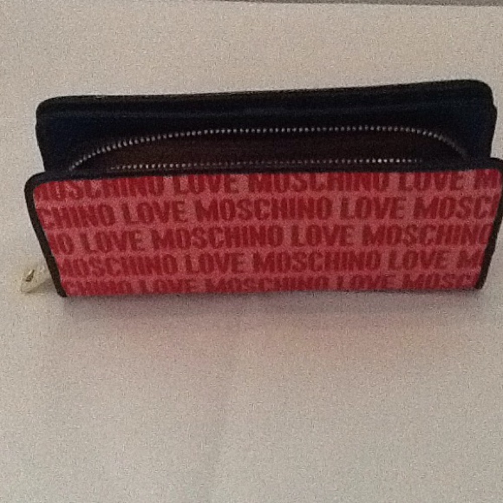 Designer Handbag - Picture 2 of 4